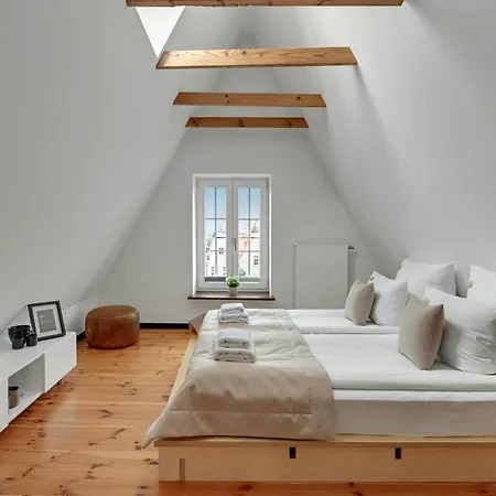 3-level With A View Of St Mary's Basilica By Downtown Apartment *