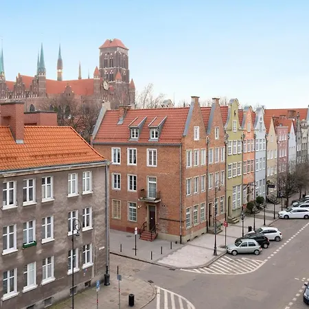 3-level With A View Of St Mary's Basilica By Downtown Gdansk