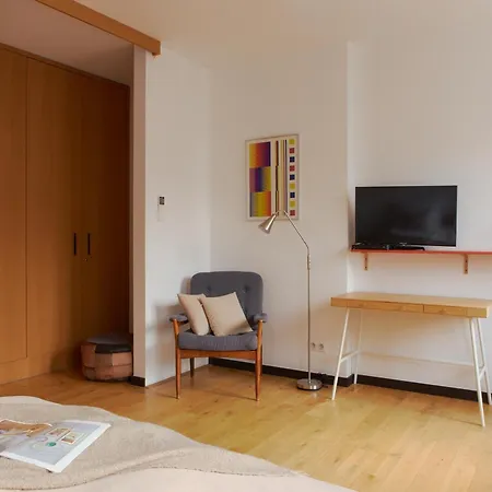 3-level With A View Of St Mary's Basilica By Downtown Apartament *