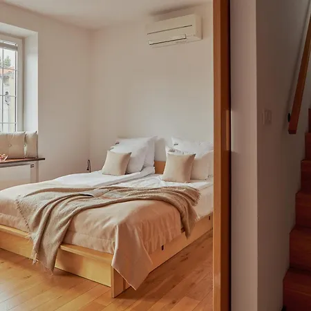 3-level With A View Of St Mary's Basilica By Downtown