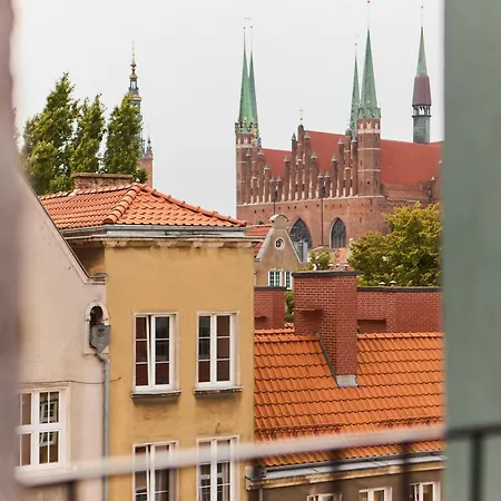 3-level With A View Of St Mary's Basilica By Downtown Apartment Danzig