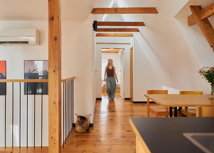 3-level With A View Of St Mary's Basilica By Downtown
