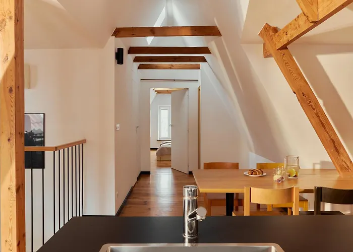 3-level With A View Of St Mary's Basilica By Downtown