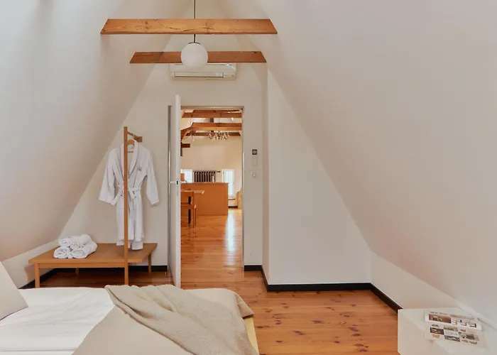 3-level With A View Of St Mary's Basilica By Downtown Apartment *